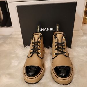 Chanel 20b Beige/Black Leather Pearl Cc Lace up Tie Ankle Boots. Size:37-1/2